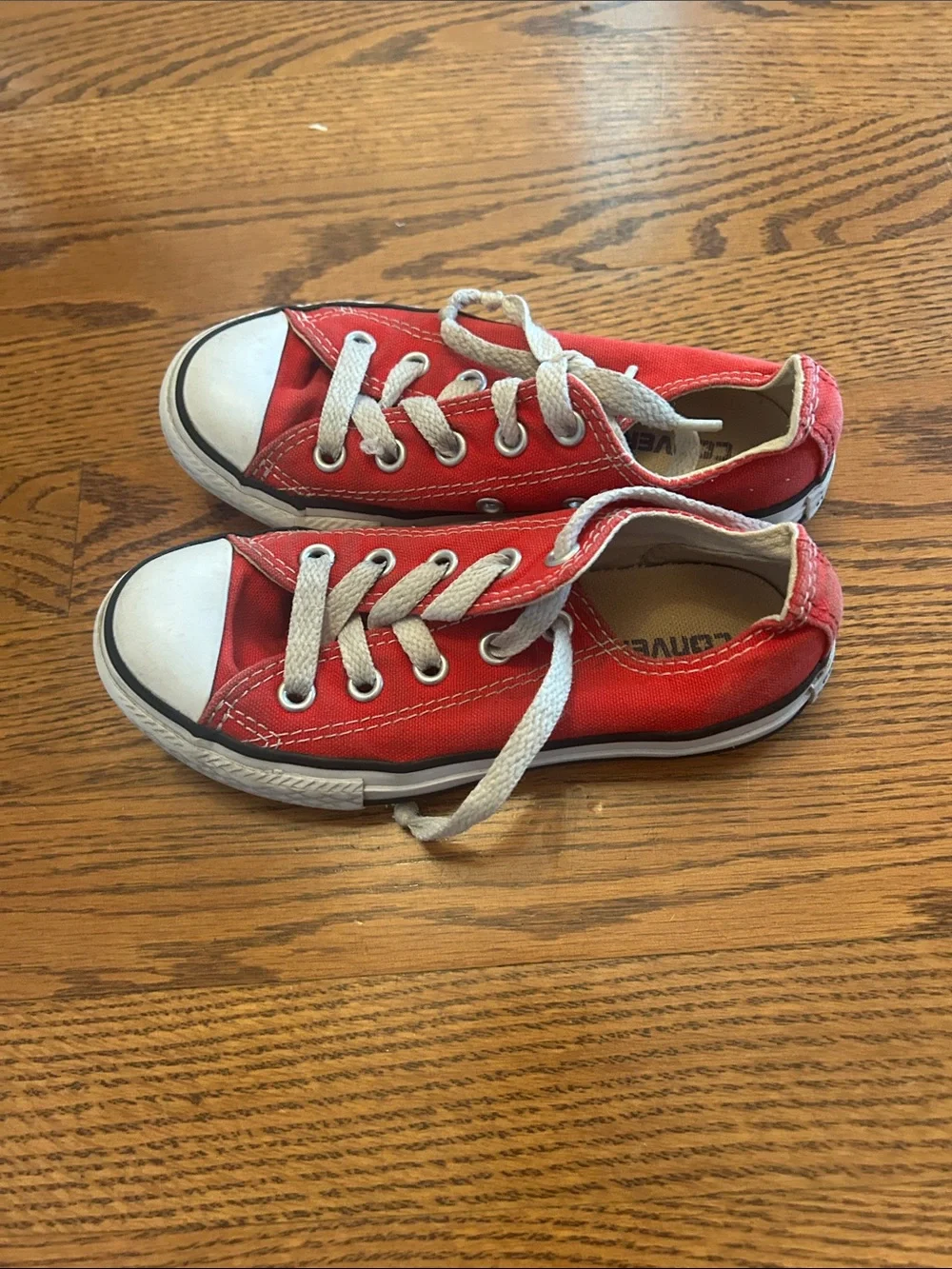Converse bright red